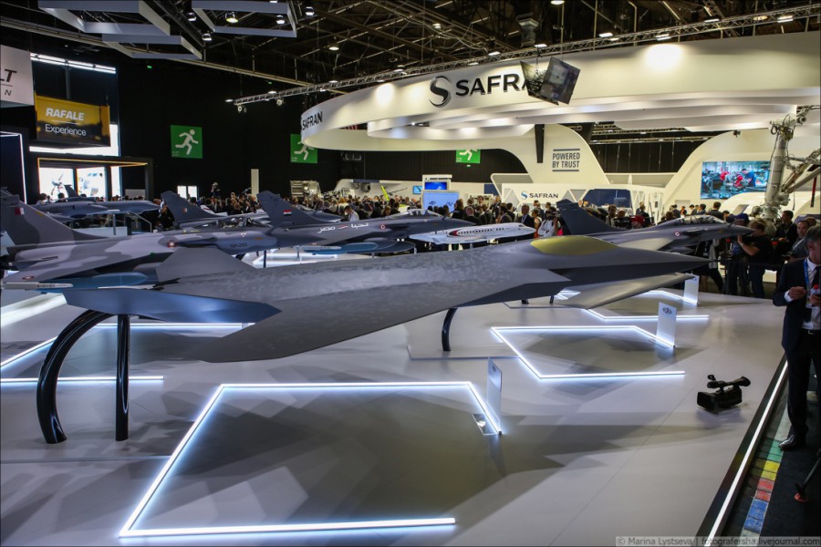 Dassault NGF Bourget mock-up indoor côté.jpg