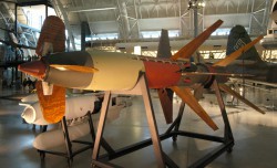 Rheintochter_r1_missile_20040710_152006_1.4.jpg