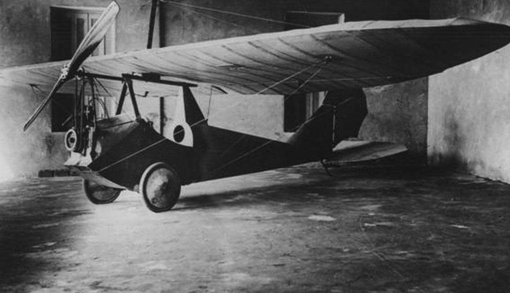 Pou du Ciel.JPG