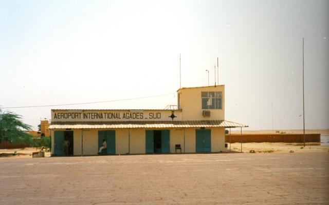 r_157209784Agades Airport.jpg
